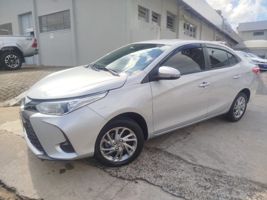 toyota yaris flex automatico 20244