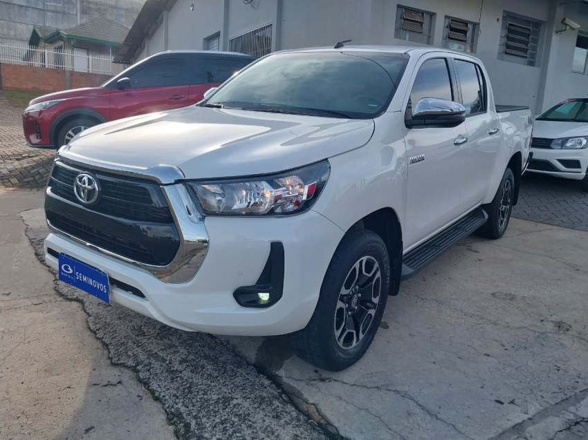 toyota hilux 2.8 d-4d turbo diesel cd srv 4x4 automatico 4p 20242