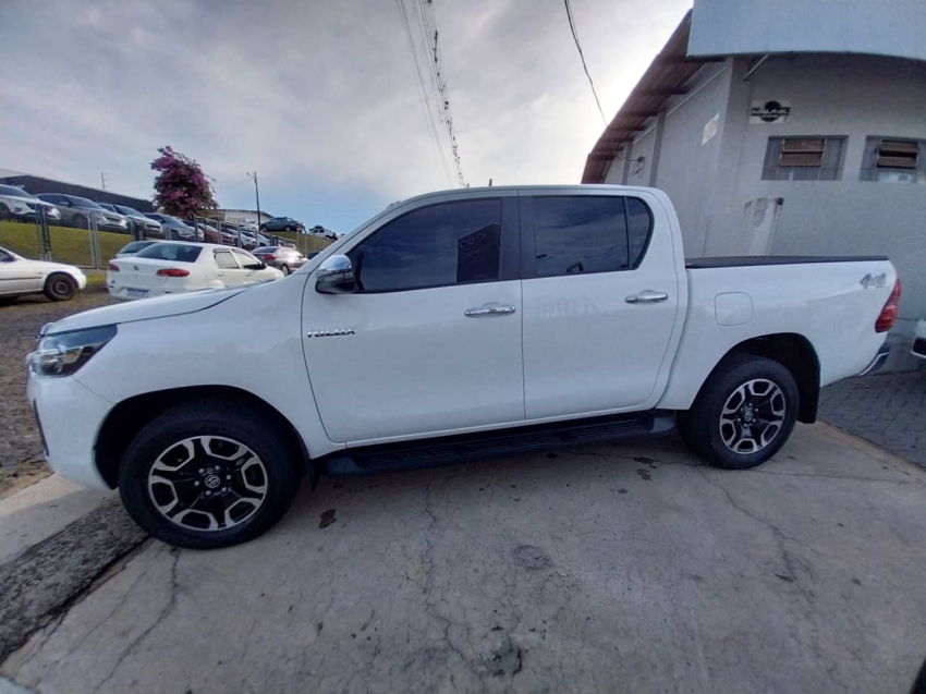 toyota hilux 2.8 d-4d turbo diesel cd srv 4x4 automatico 4p 20244