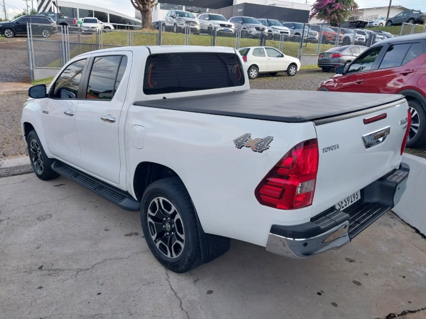toyota hilux 2.8 d-4d turbo diesel cd srv 4x4 automatico 4p 20245