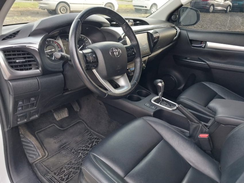 toyota hilux 2.8 d-4d turbo diesel cd srv 4x4 automatico 4p 202411