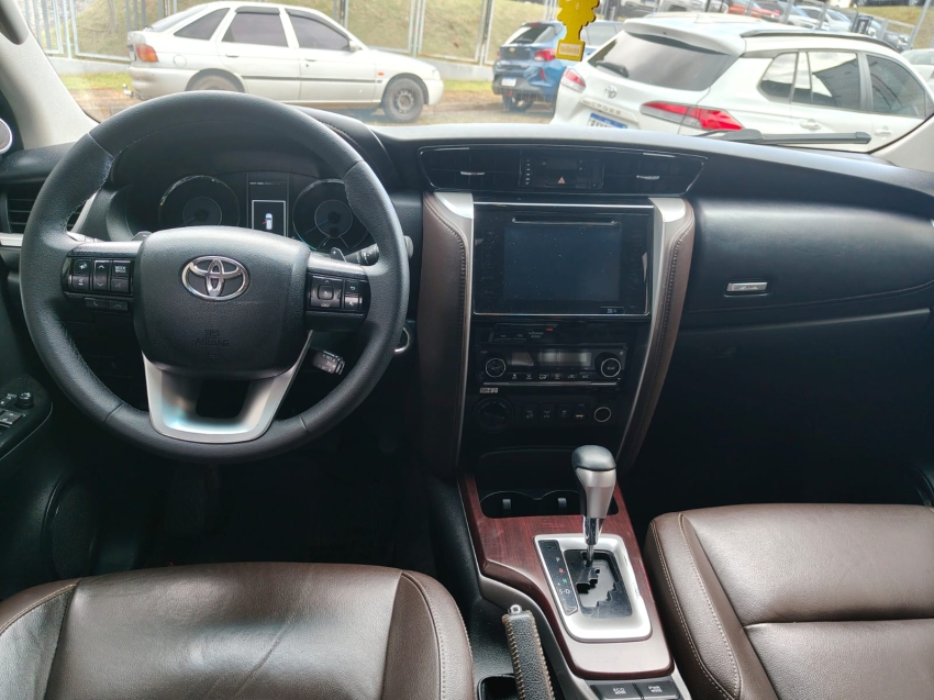 toyota hilux sw4 4.0 srx 4x4 7 lugares v6 24v gasolina 4p automatico 201610