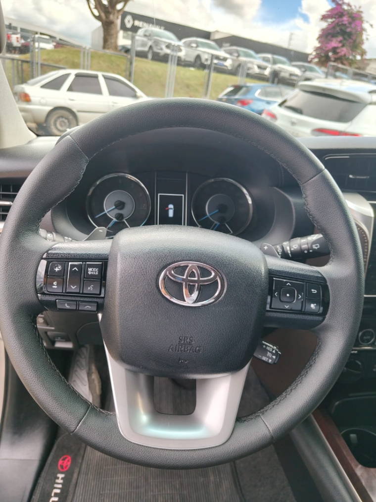 toyota hilux sw4 4.0 srx 4x4 7 lugares v6 24v gasolina 4p automatico 201613