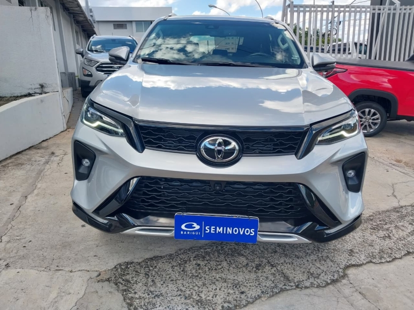 toyota hilux sw4 2.8 d-4d turbo diesel srx platinum 7l 4x4 automatico 4p 20241