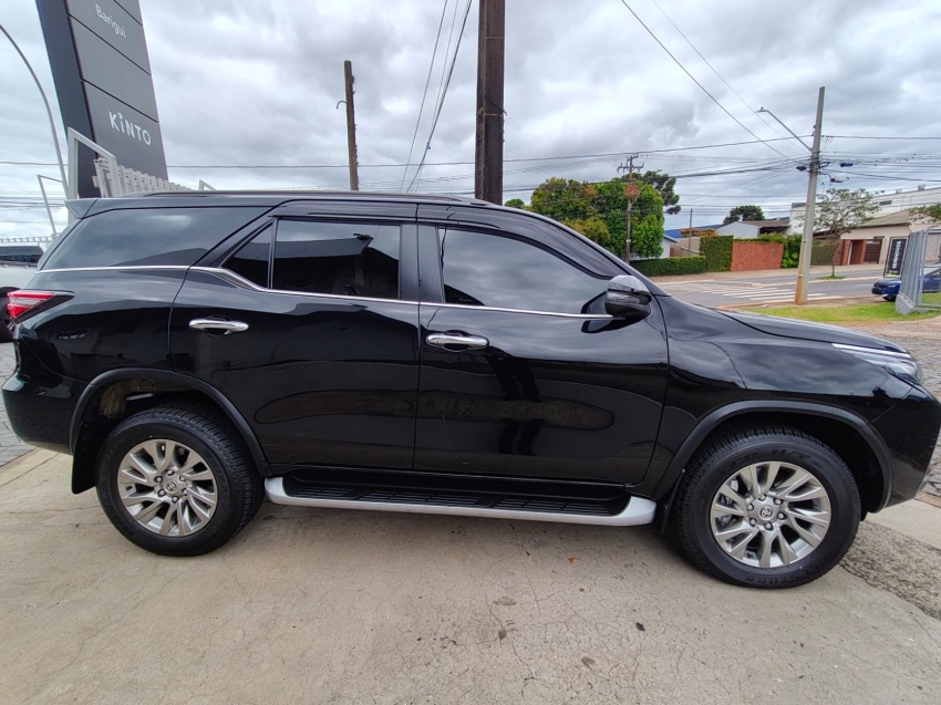 toyota hilux sw4 2.8 d-4d turbo diesel srx 7l 4x4 automatico 4p 20243