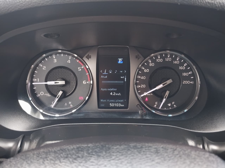 toyota hilux 2.8 d-4d turbo diesel cd srx plus 4x4 automatico 4p 202410