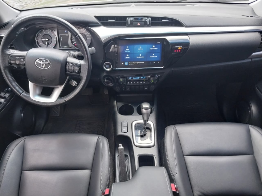 toyota hilux 2.8 d-4d turbo diesel cd srv 4x4 automatico 4p 202512