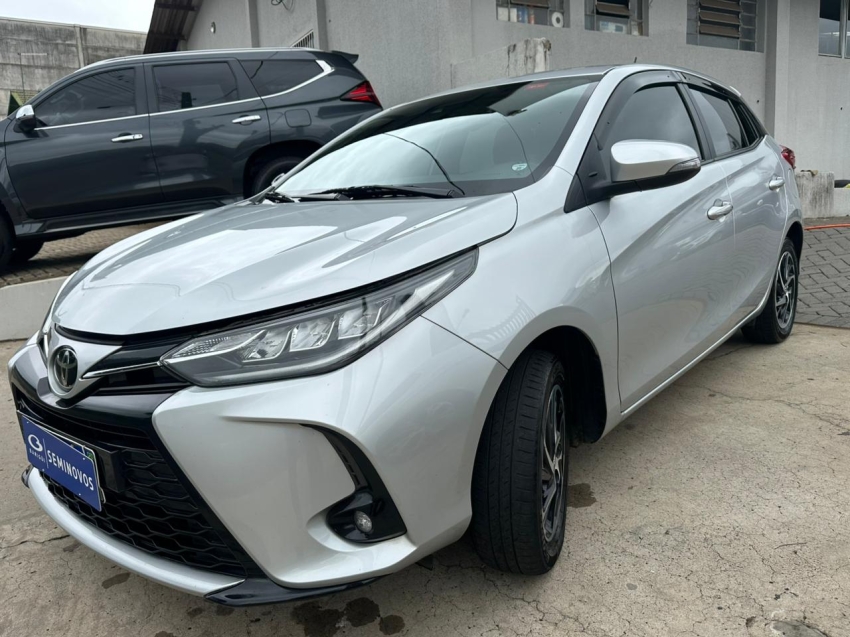 toyota yaris 1.5 16v flex xls connect multidrive 4p automatico 202313
