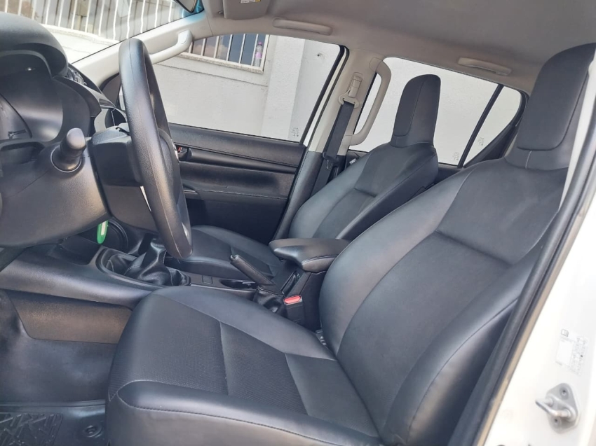 toyota hilux 2.8 d-4d turbo diesel cd power pack 4x4 manual 4p 202410