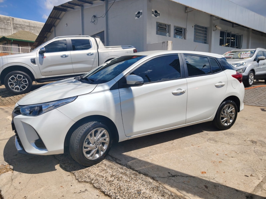 toyota yaris 1.5 16v flex xs connect multidrive 1.4 4p automatico 20232