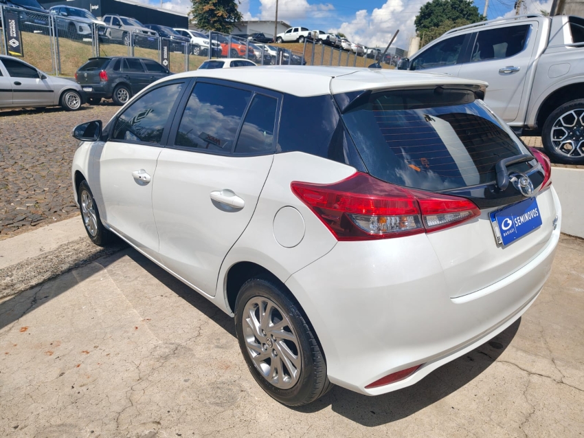 toyota yaris 1.5 16v flex xs connect multidrive 1.4 4p automatico 20235