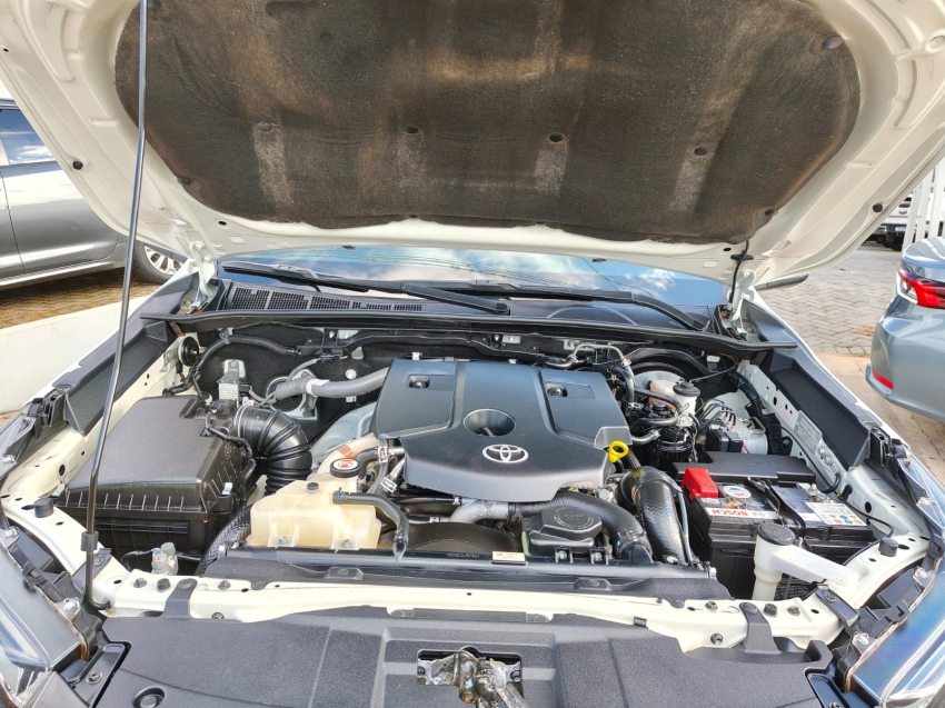 toyota hilux 2.8 diesel automatico 202214