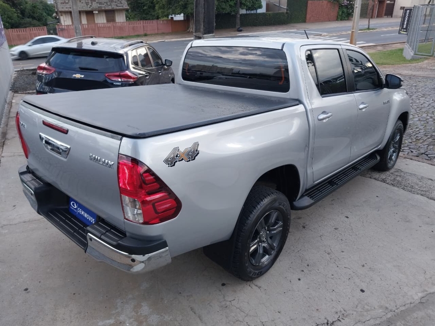 toyota hilux 2.8 d-4d turbo diesel cd sr 4x4 automatico 4p 20256