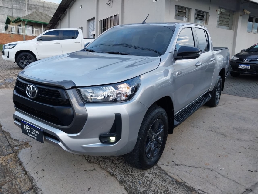 toyota hilux 2.8 d-4d turbo diesel cd sr 4x4 automatico 4p 20252