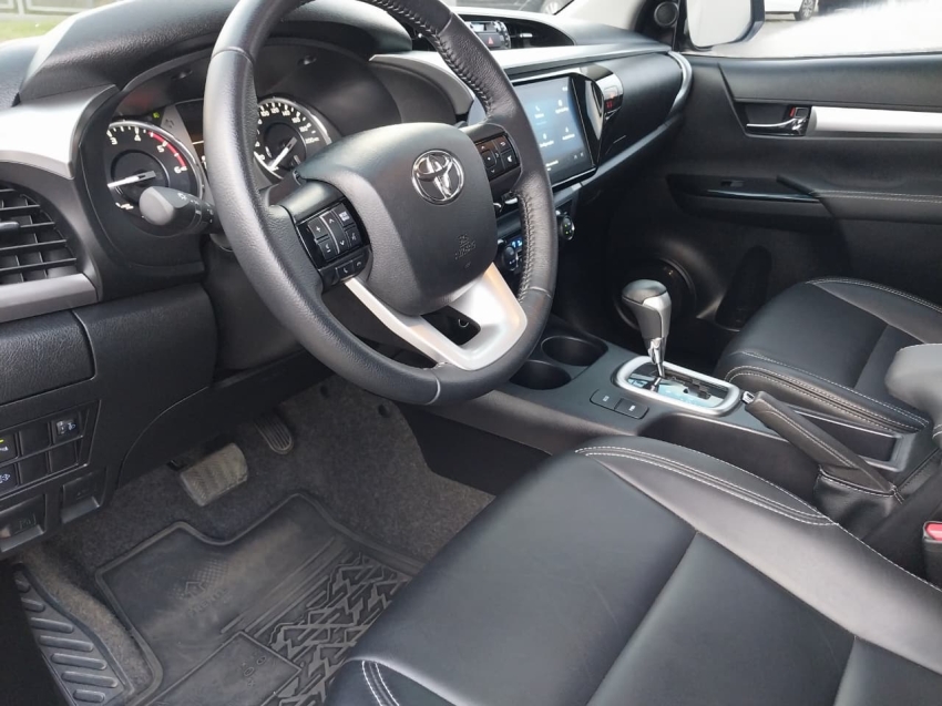 toyota hilux 2.8 d-4d turbo diesel cd sr 4x4 automatico 4p 202513