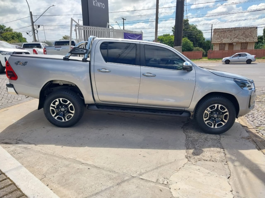 toyota hilux 2.8 d-4d turbo diesel cd srx 4x4 automatico 4p 20234