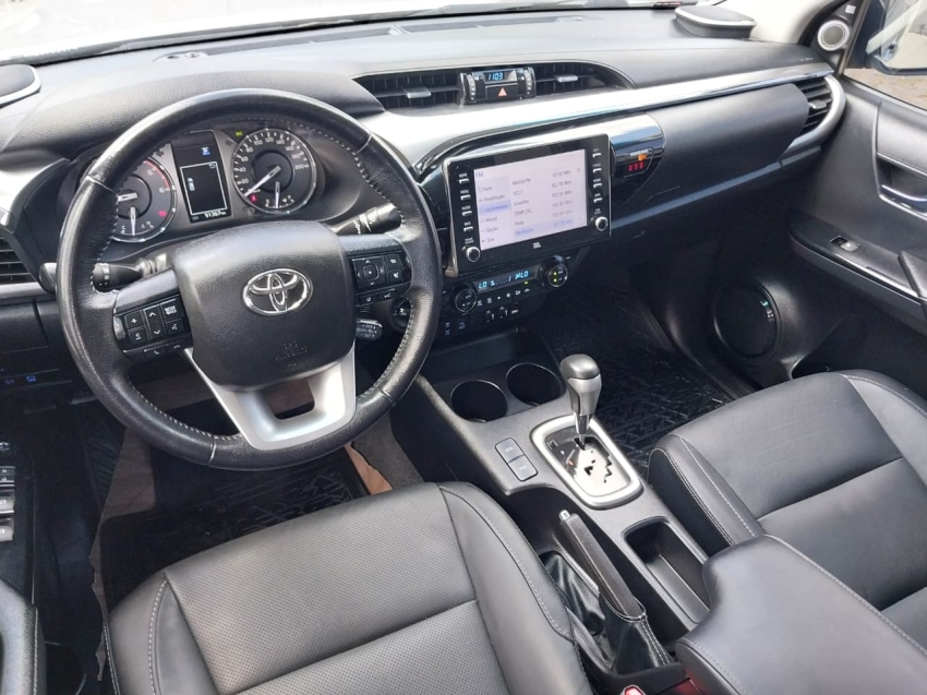 toyota hilux 2.8 d-4d turbo diesel cd srx 4x4 automatico 4p 202315