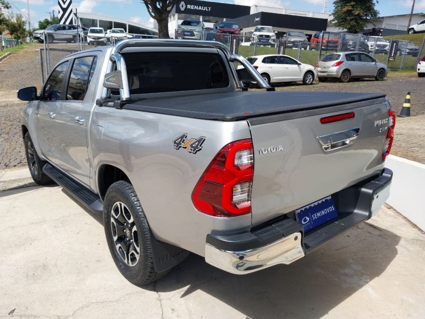toyota hilux 2.8 d-4d turbo diesel cd srx 4x4 automatico 4p 20235