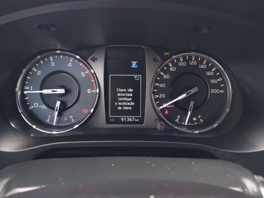 toyota hilux 2.8 d-4d turbo diesel cd srx 4x4 automatico 4p 202312