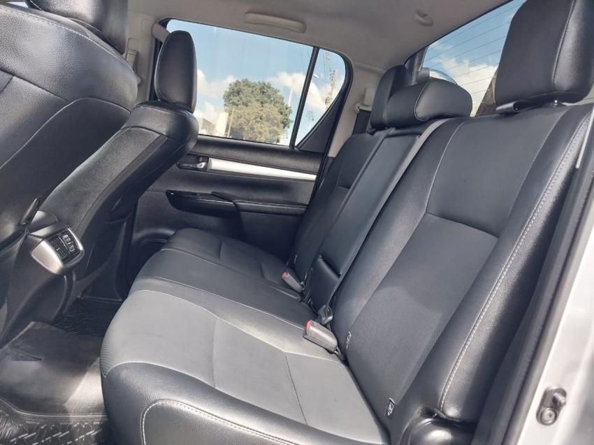 toyota hilux 2.8 d-4d turbo diesel cd srx 4x4 automatico 4p 20238