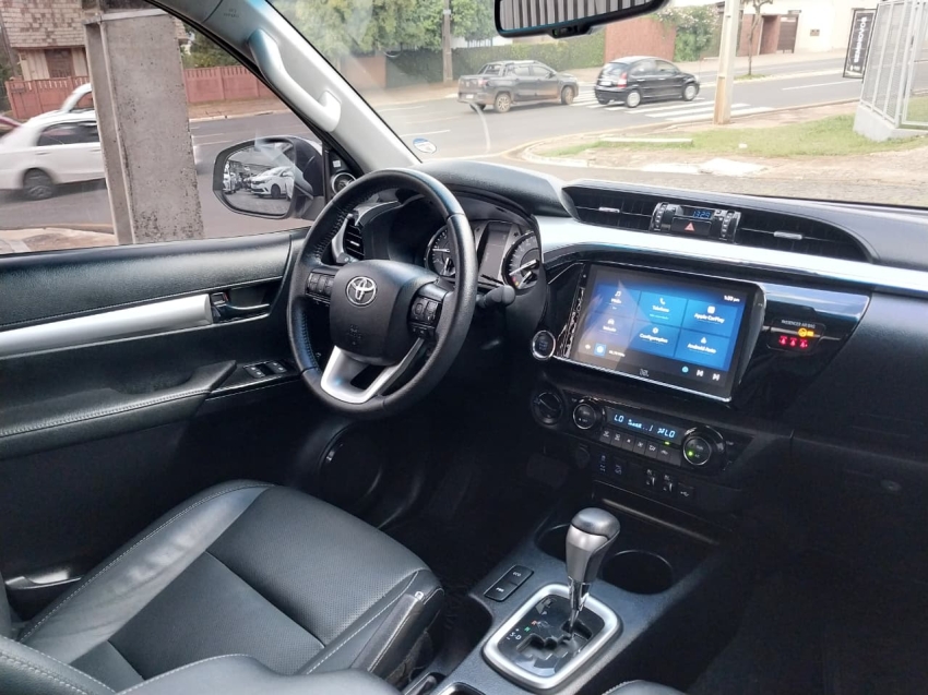 toyota hilux 2.8 d-4d turbo diesel cd srx plus 4x4 automatico 4p 202419