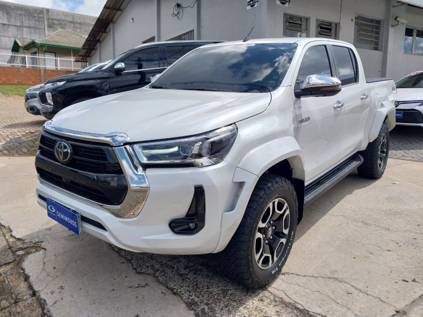 toyota hilux 2.8 d-4d turbo diesel cd srx plus 4x4 automatico 4p 20242