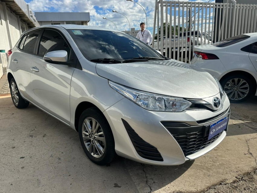 toyota yaris 1.5 16v flex xl plus connect multidrive 4p automatico 2020
