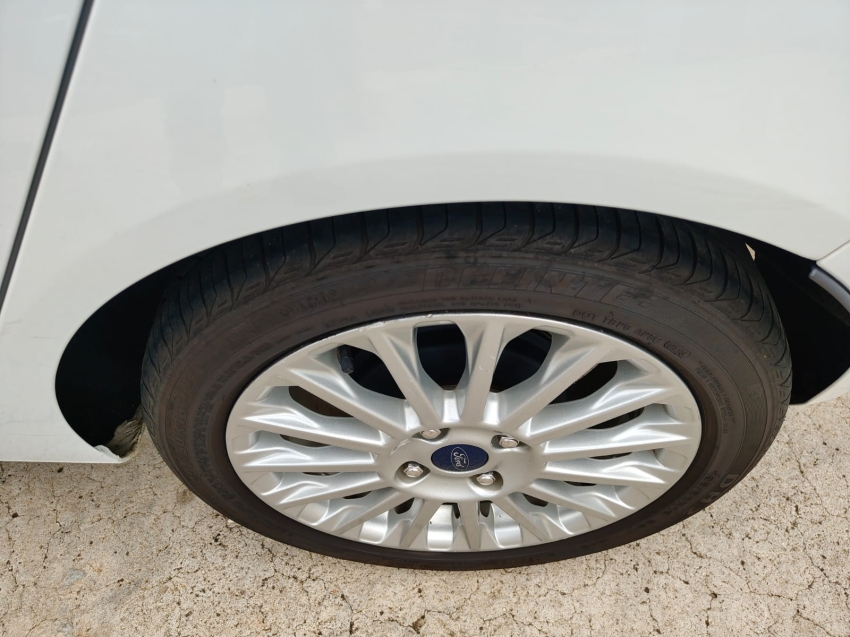 ford fiesta 1.6 se hatch 16v flex 4p powershift semiautomatico 20157