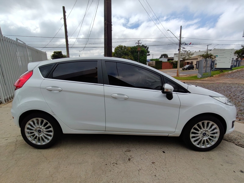 ford fiesta 1.6 se hatch 16v flex 4p powershift semiautomatico 20156