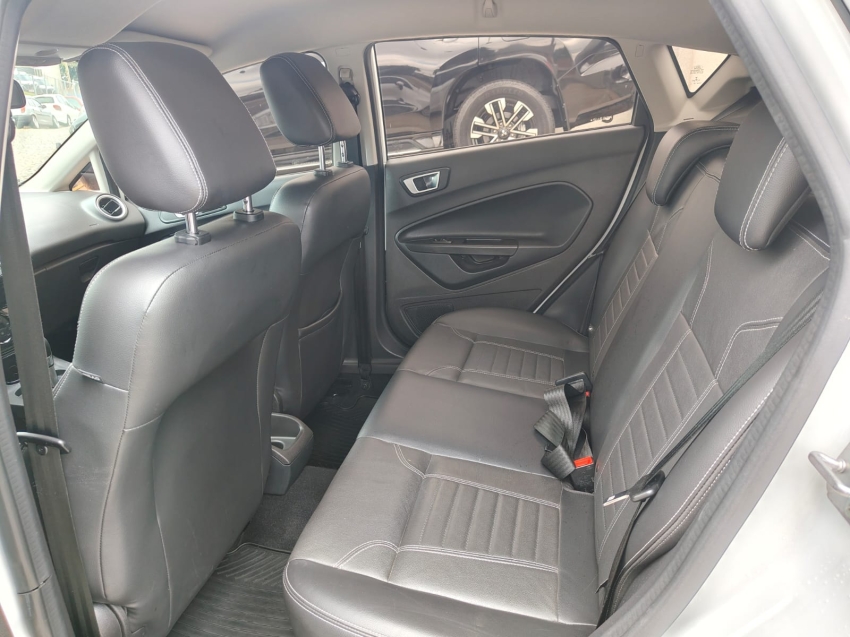 ford fiesta 1.6 se hatch 16v flex 4p powershift semiautomatico 201512