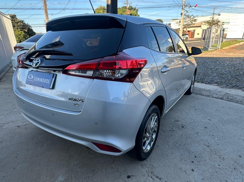 toyota yaris 1.5 16v flex xs multidrive 4p automatico 20244