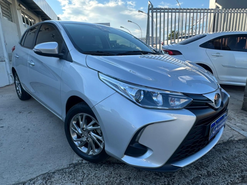 toyota yaris 1.5 16v flex xs multidrive 4p automatico 2024