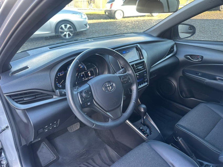toyota yaris 1.5 16v flex xs multidrive 4p automatico 202411
