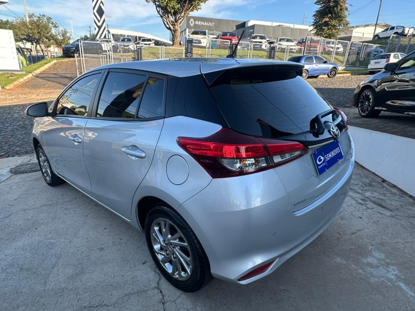 toyota yaris 1.5 16v flex xs multidrive 4p automatico 20243