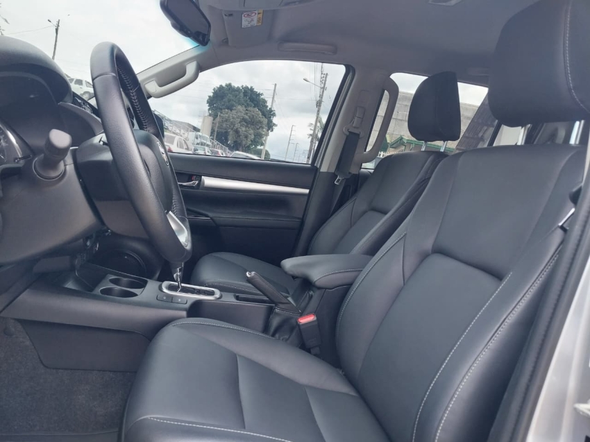 toyota hilux 2.8 d-4d turbo diesel cd srv 4x4 automatico 4p 202510