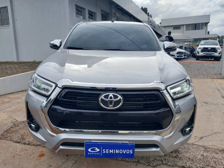 toyota hilux 2.8 d-4d turbo diesel cd srv 4x4 automatico 4p 20251