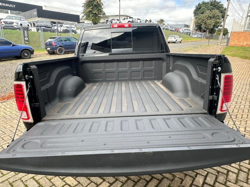 ram classic 5.7 v8 gasolina laramie cd 4x4 automatico 4p 202213