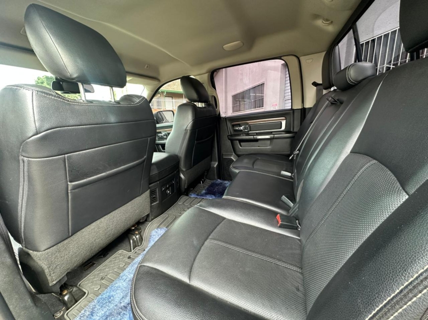 ram classic 5.7 v8 gasolina laramie cd 4x4 automatico 4p 202212