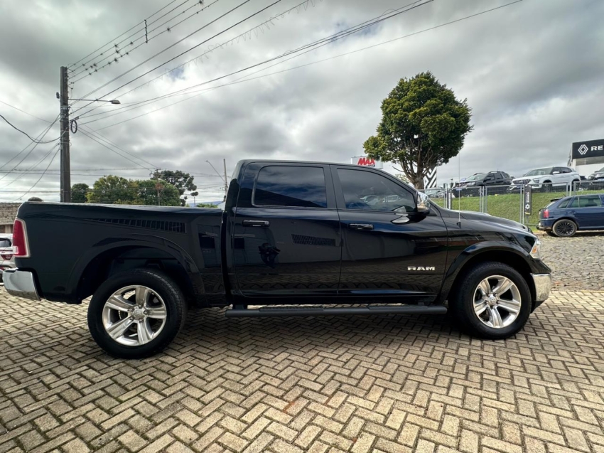 ram classic 5.7 v8 gasolina laramie cd 4x4 automatico 4p 20223