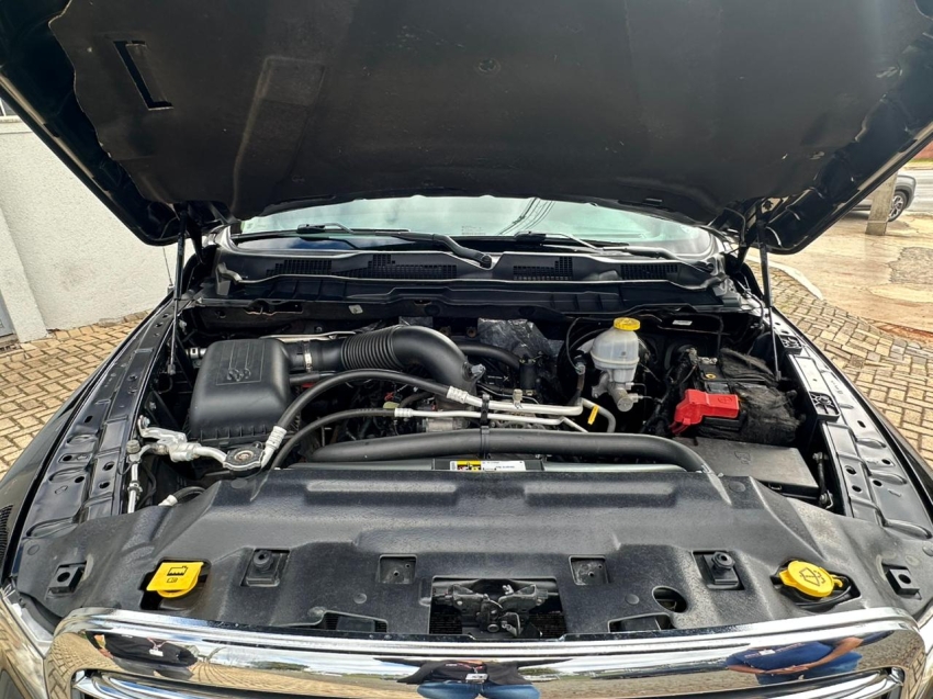 ram classic 5.7 v8 gasolina laramie cd 4x4 automatico 4p 20228