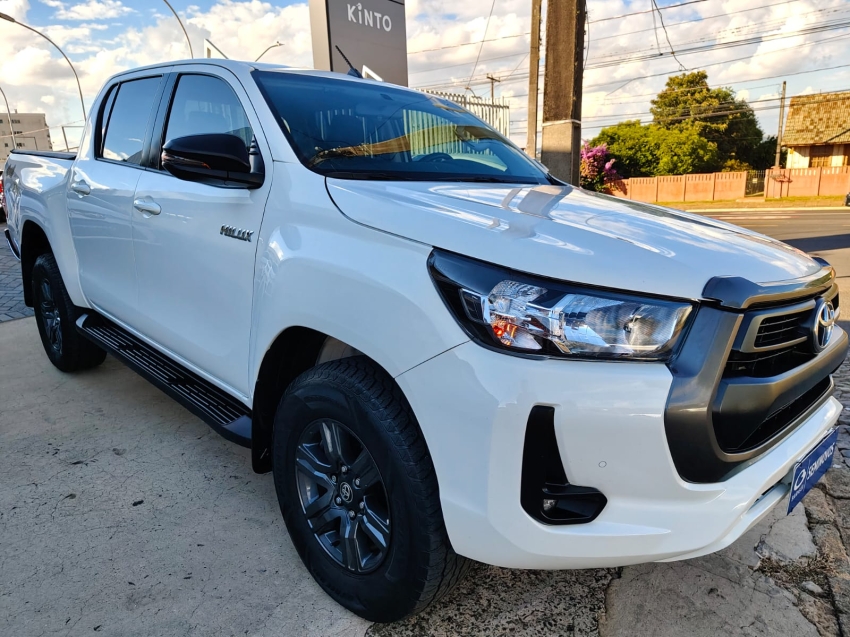 toyota hilux 2.8 d-4d turbo diesel cd sr 4x4 automatico 4p 2024