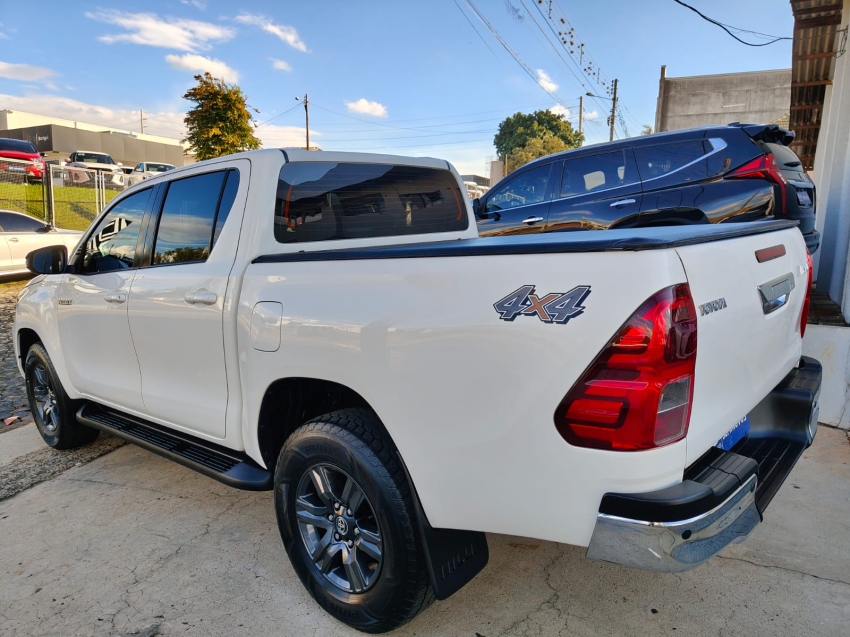 toyota hilux 2.8 d-4d turbo diesel cd sr 4x4 automatico 4p 20244