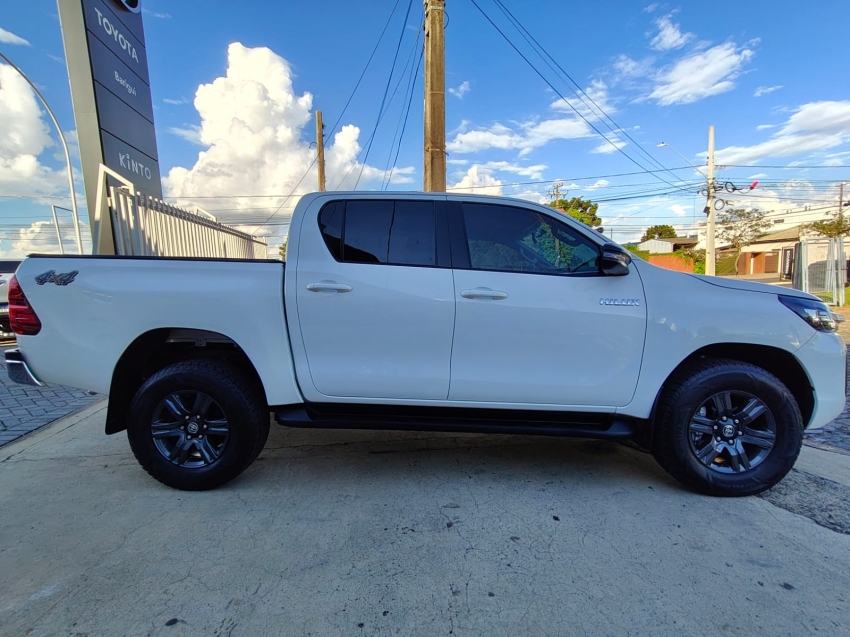 toyota hilux 2.8 d-4d turbo diesel cd sr 4x4 automatico 4p 20243