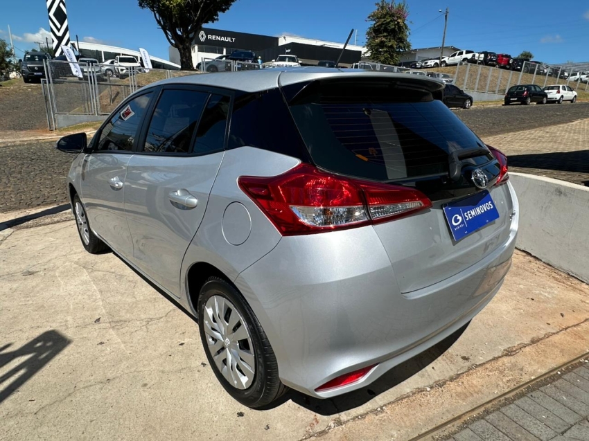 toyota yaris 1.5 16v flex xl multidrive 4p automatico 20255