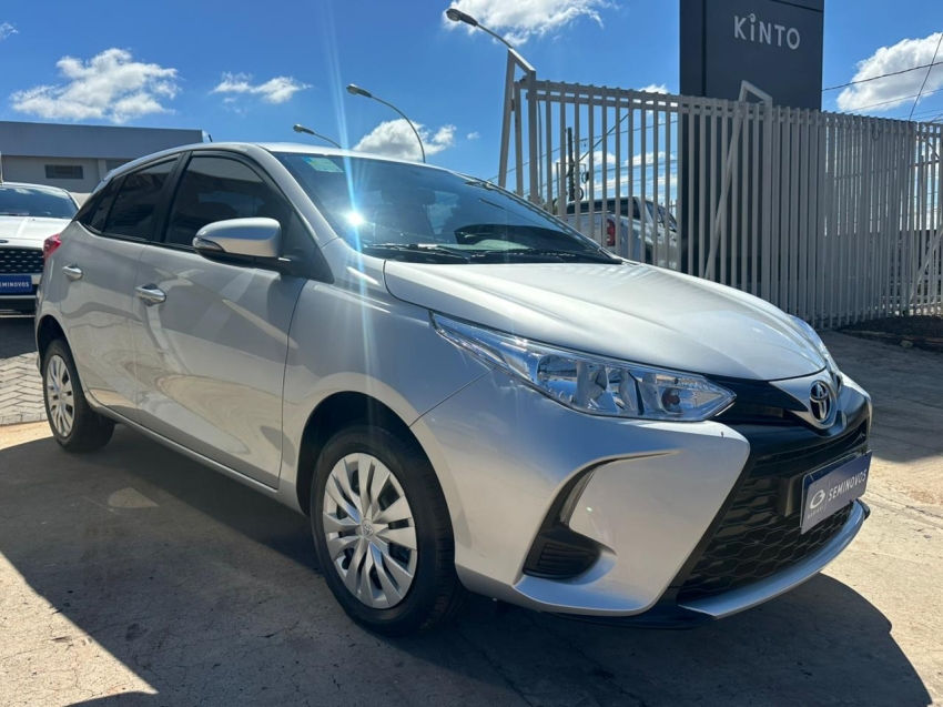 toyota yaris 1.5 16v flex xl multidrive 4p automatico 2025