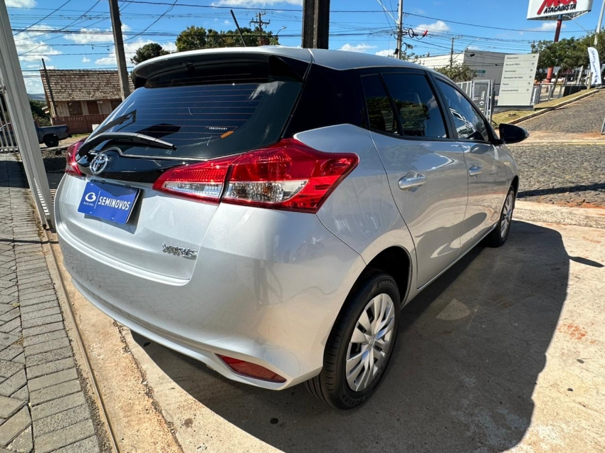 toyota yaris 1.5 16v flex xl multidrive 4p automatico 20253