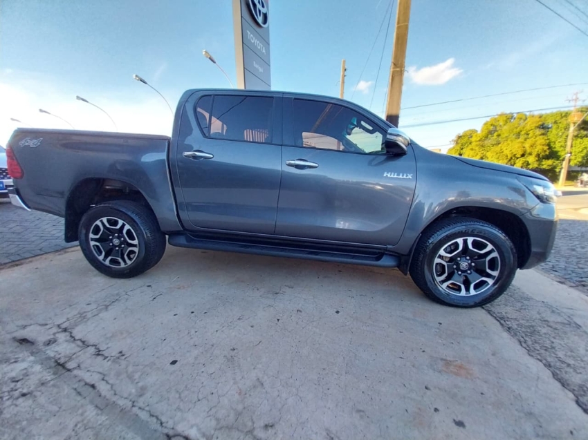 toyota hilux 2.8 d-4d turbo diesel cd srv 4x4 automatico 4p 20246