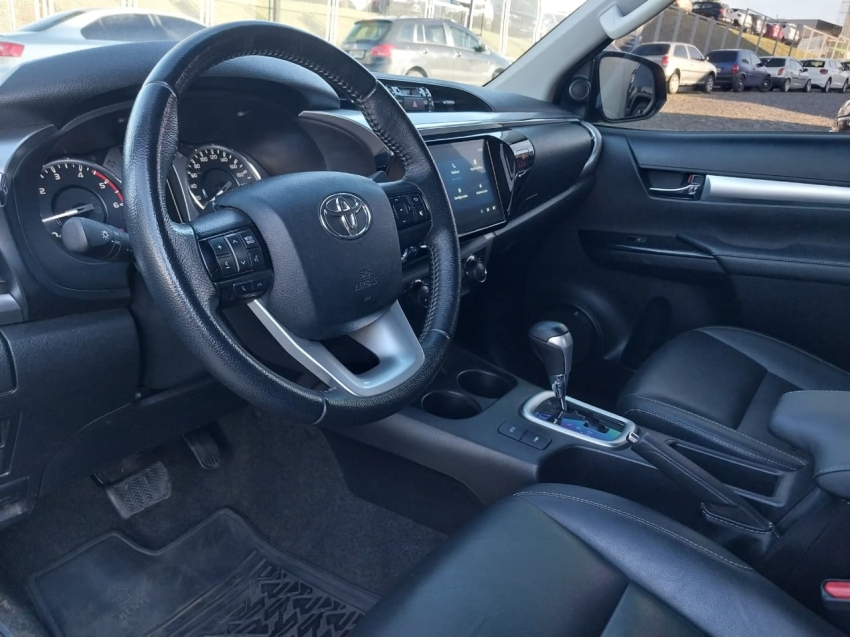 toyota hilux 2.8 d-4d turbo diesel cd srv 4x4 automatico 4p 202411