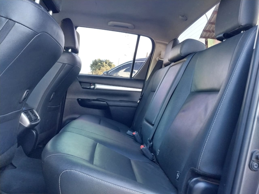toyota hilux 2.8 d-4d turbo diesel cd srv 4x4 automatico 4p 20248