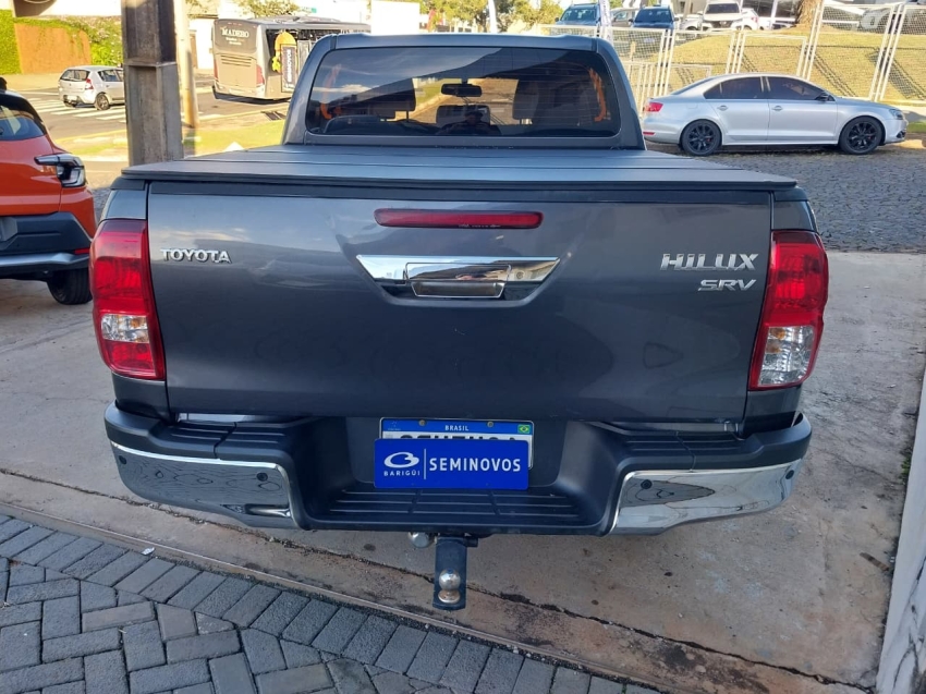 toyota hilux 2.8 d-4d turbo diesel cd srv 4x4 automatico 4p 20244